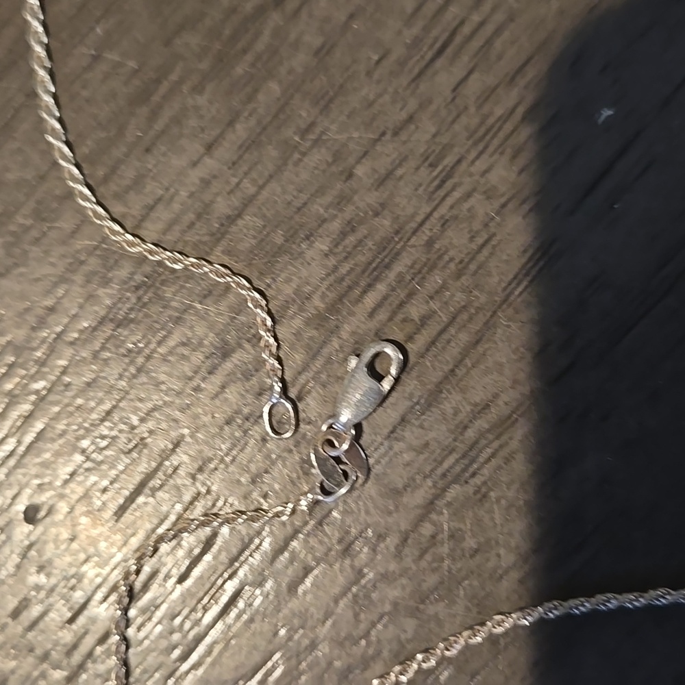 Sterling Silver .925 Hibiscus Necklace 16 Inches - Picture 5 of 6